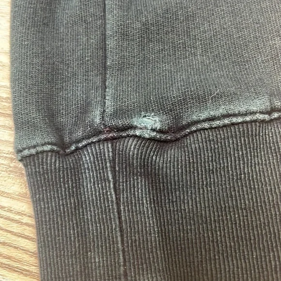 DKNY Jeans Denim Top,‎ Long Sleeve, Open Shoulders, Size Large - Picture 7 of 7